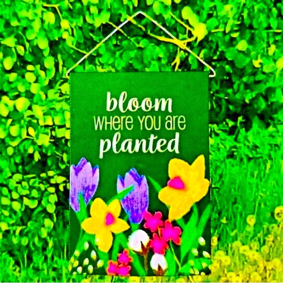 🌸 FLORAL PRINT GARDEN FLAG 🌸 - Picture 2 of 4